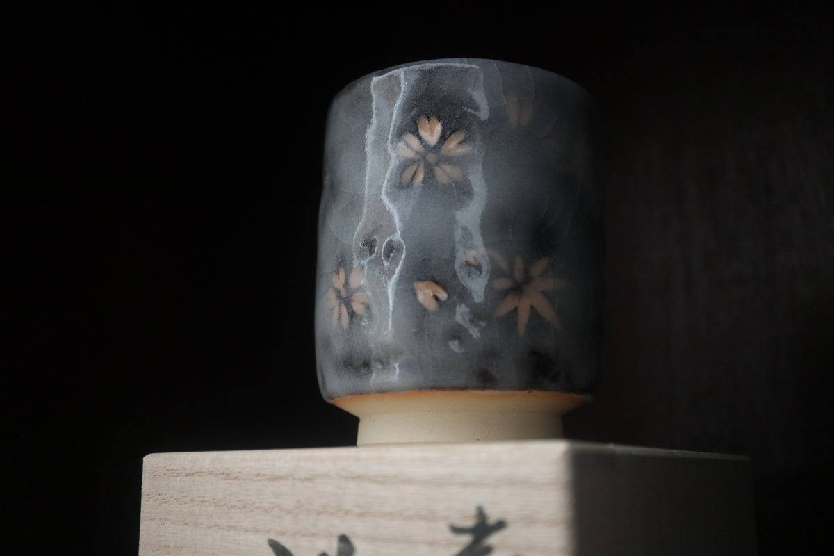Japanese Kyo ware Kiyomizu ware pottery 春秋」 Shino glaze Tea coffee cup handmade in Kyoto  (with paulownia wood box and handwritten calligraphy)