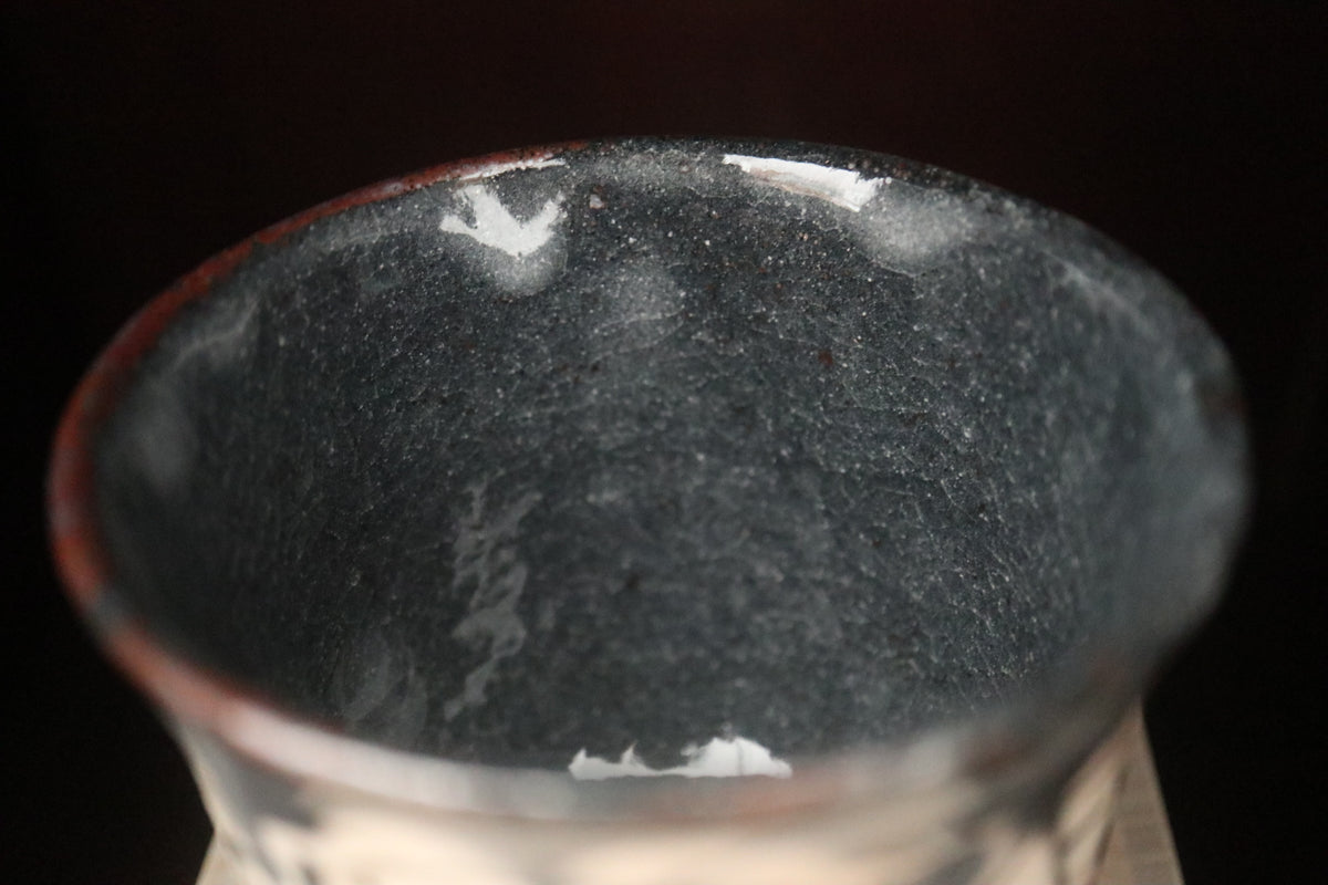 Japanese shino ware black shino Tea coffee cup Grape pattern (come with handmade Japanese paulownia wood box and handwriting calligraphy