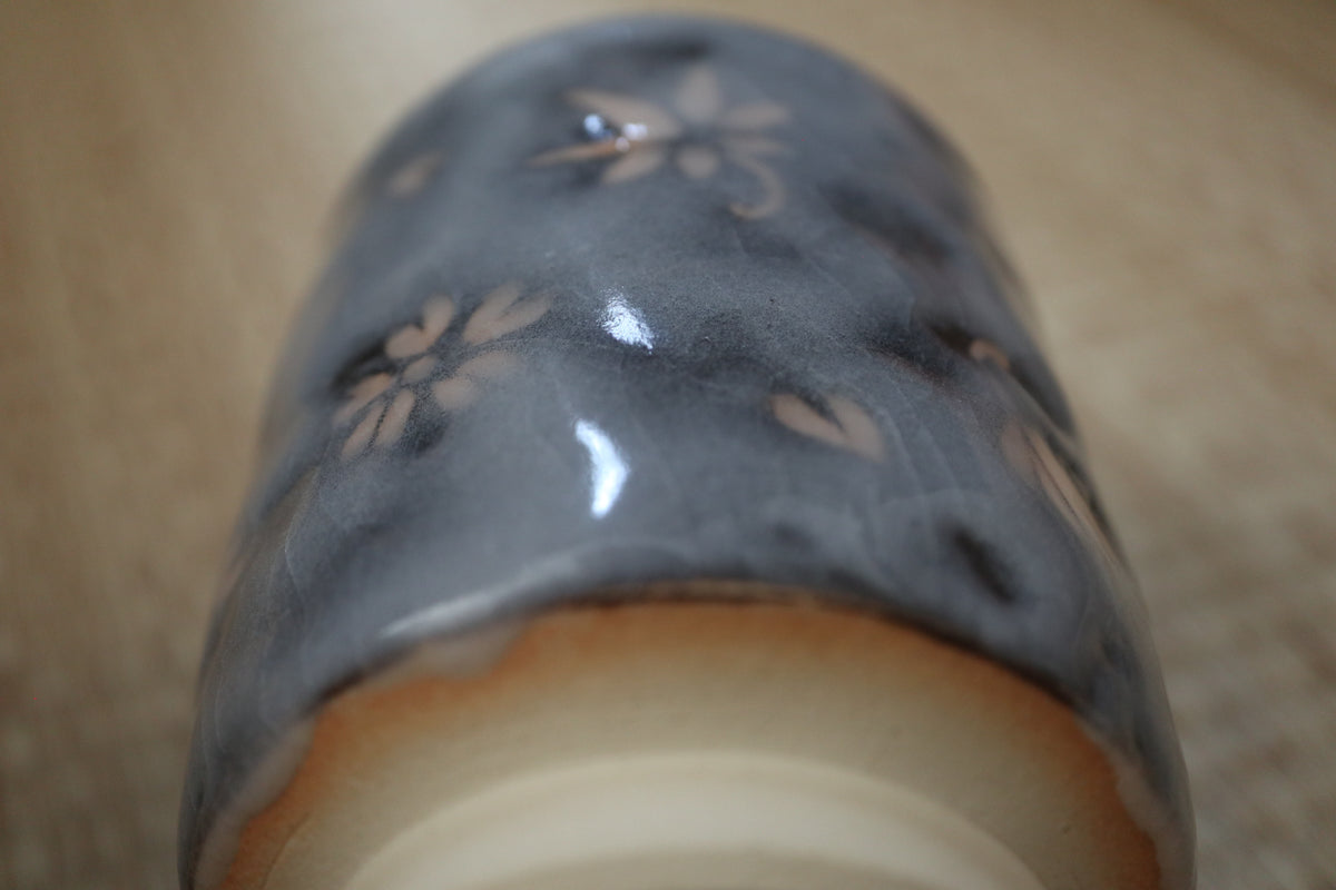 Japanese Kyo ware Kiyomizu ware pottery 春秋」 Shino glaze Tea coffee cup handmade in Kyoto  (with paulownia wood box and handwritten calligraphy)